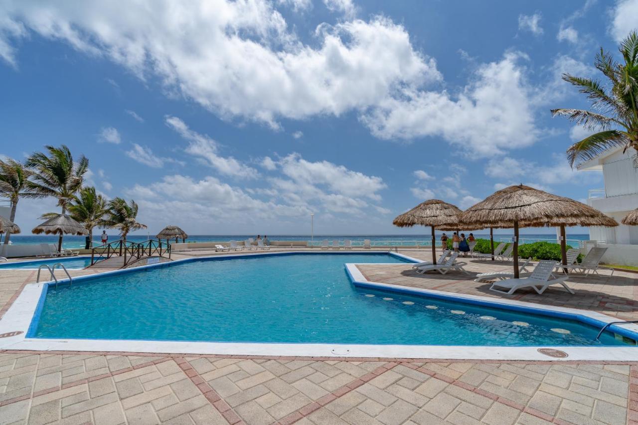Ocean View Three Bedroom, Three Story Penthouse By The Beach แคนคูน ภายนอก รูปภาพ